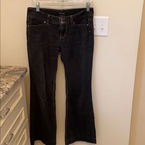Trouser leg jeans with flared legs